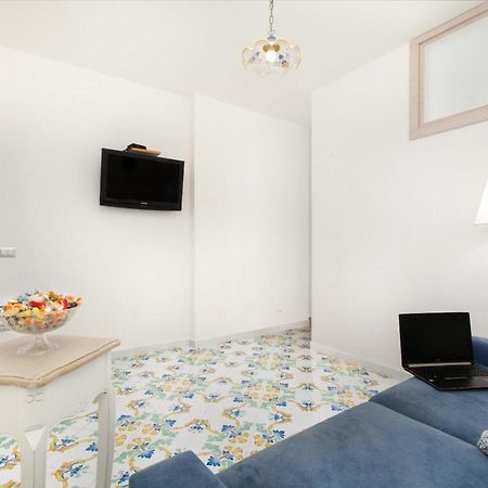 Millie Sorrento Suites Kültér fotó