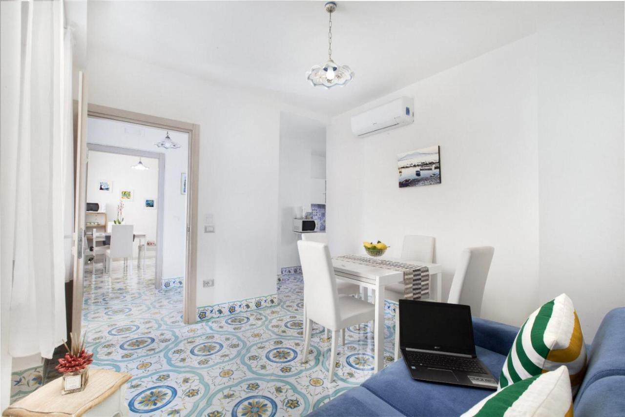 Millie Sorrento Suites Kültér fotó
