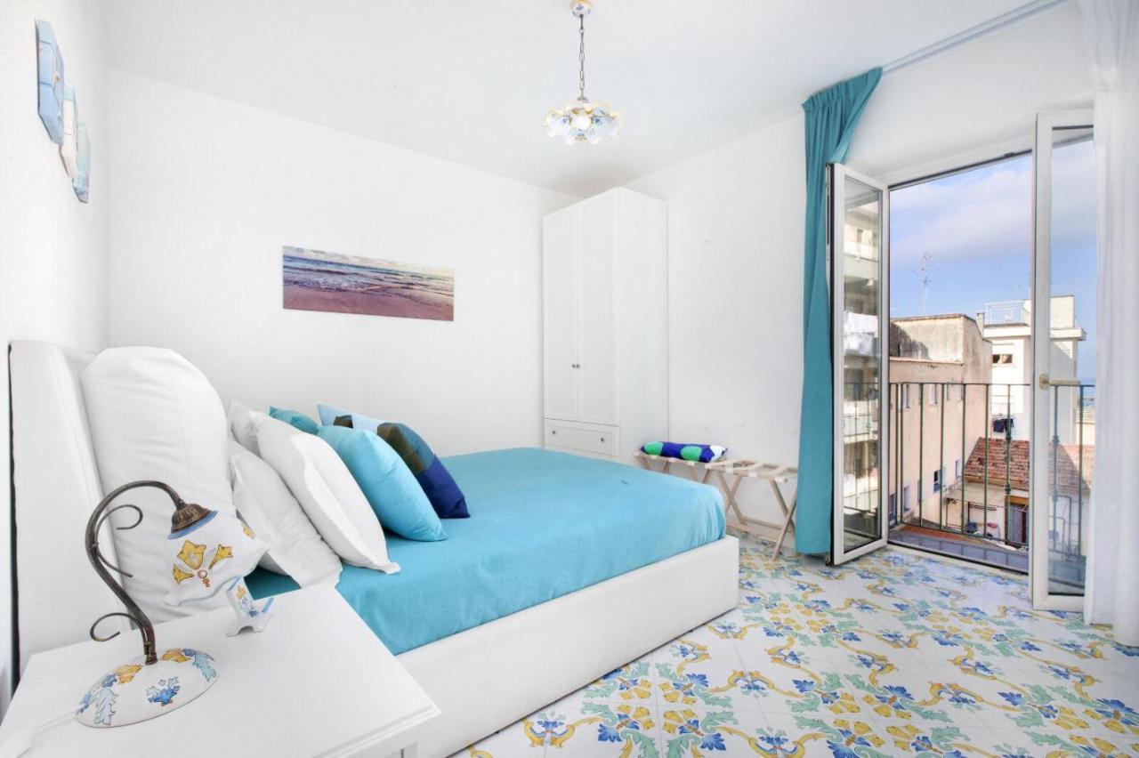 Millie Sorrento Suites Kültér fotó