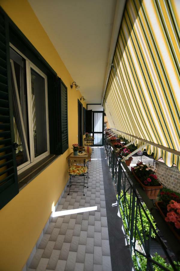 Millie Sorrento Suites Kültér fotó